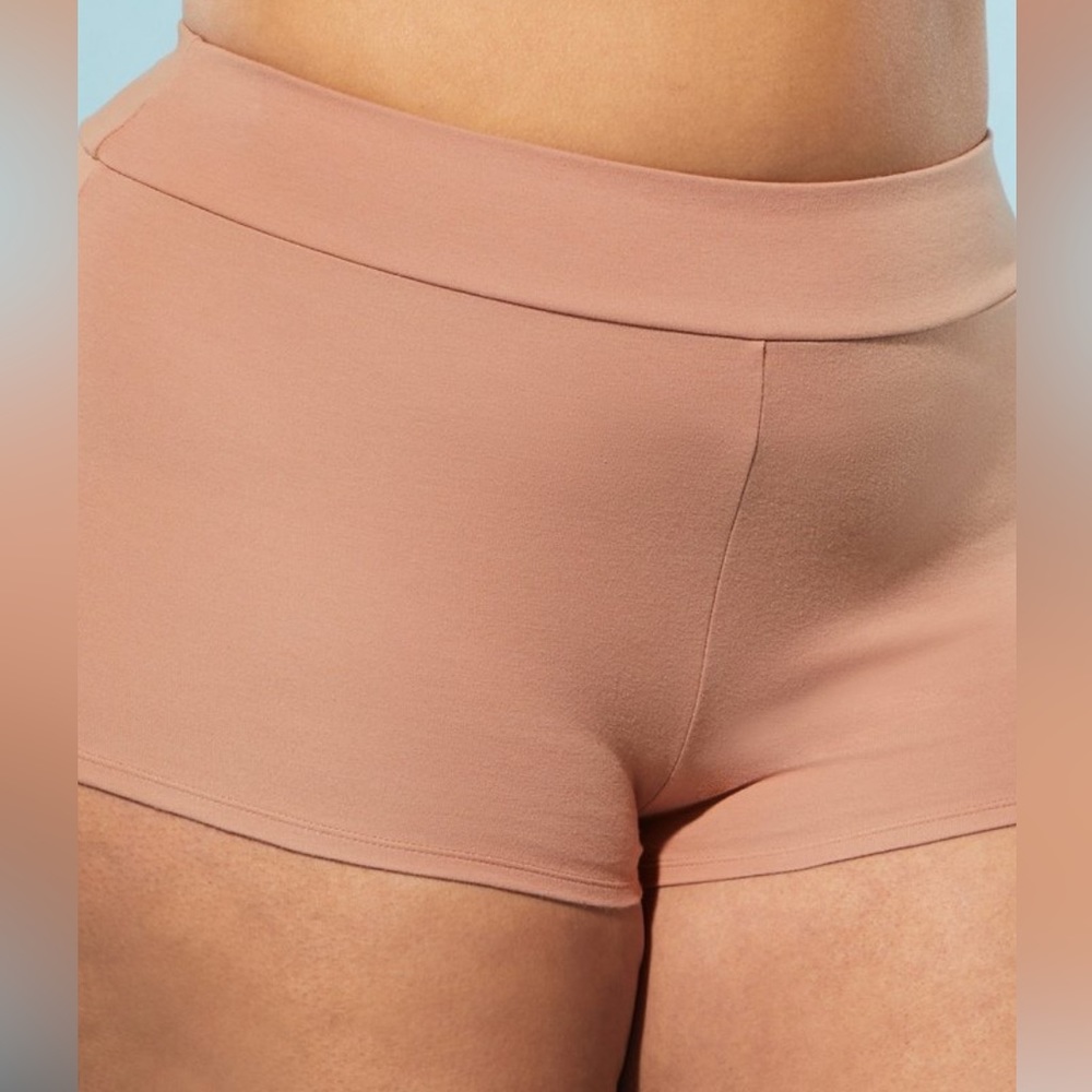 Yitty Body Butter Hot Short